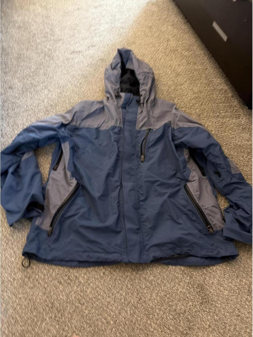Cabela's Men's Blue and Navy Jacket